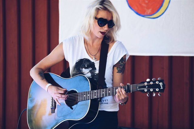 Kinga Dula spielt am 16. August im Kulturverein Strandgut für den guten Zweck. | Foto: Melancholie Maritim