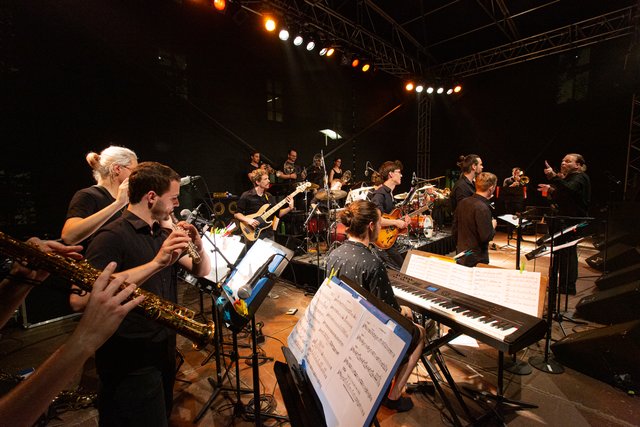 Für die Partystimmung sorgte das Orchester.