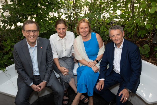 MQ-Direktor Christian Strasser, Lisa Enzenhofer (Breath.Earth-Collective), Petra Stoiber und Georg Schöppl (Bundesforste, v.l.)