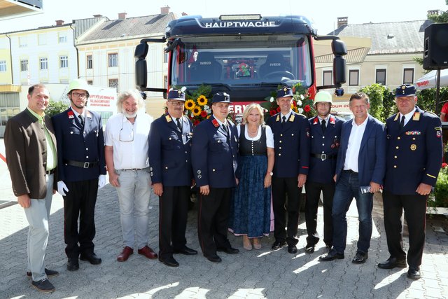 Aus der Stadtpolitik feierten die Stadträte Markus Geiger und Frank Frey sowie Bürgermeisterin Maria-Luise Mathiaschitz und Feuerwehrreferent StR Christian Scheider das Jubiläum der FF Hauptwache mit und sprachen den vielen Freiwilligen, die ehrenamtlich im Einsatz stehen, ihren Dank aus | Foto: Stadtpresse/Wajand