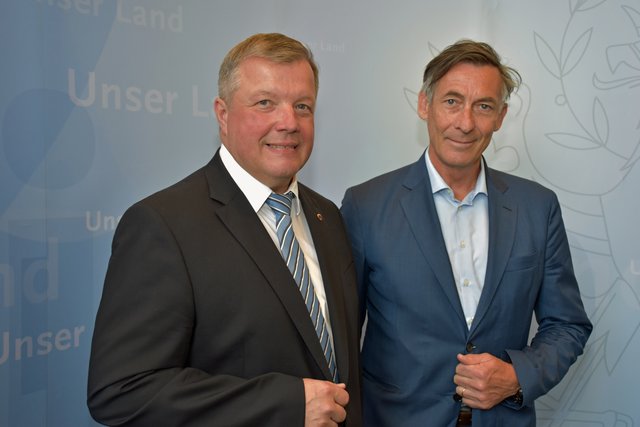 Antrittsbesuch von Südtirols LR Widmann (re.) bei LR Tilg im Landhaus in Innsbruck.
 | Foto: © Land Tirol/Schwarz