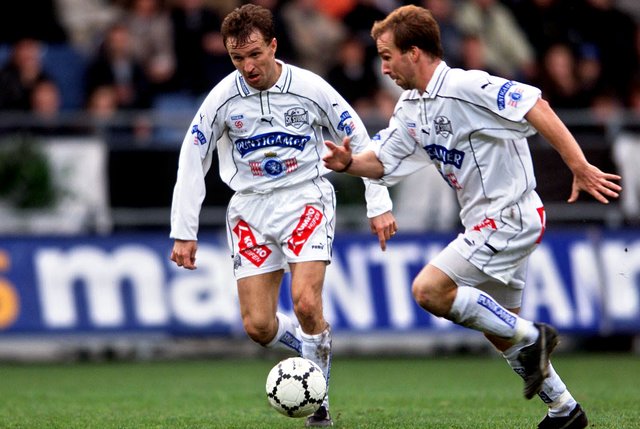 Bilder aus alten und erfolgreichen Zeiten: Die Helden der 98er-Generation Tomislav Kocijan (l.) mit Roman Mählich.