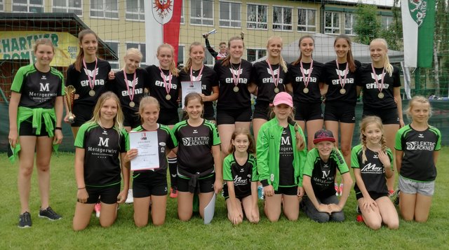 Das U16-Team aus St. Veit jubelte über die Bronzemedaille. | Foto: Union Raiffeisen St. Veit