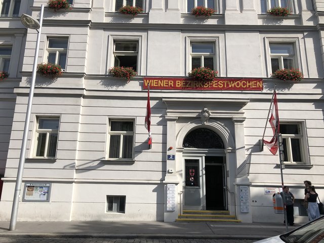 Am 12. Juni trafen sich Vertreter jeder Fraktion zur Bezirksvertretungssitzung im Amtshaus.