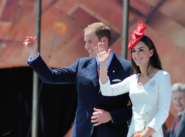 Kate Middleton glänzt in weiß  | Foto: tsaiproject_flickr_CC BY 2.0