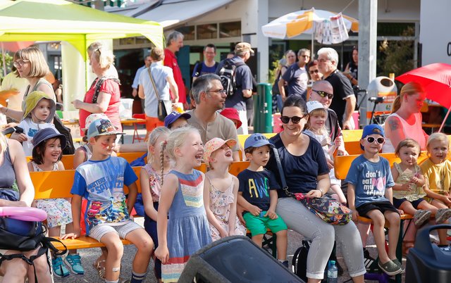 Lachen und Spaß haben hieß es für Kinder beim Stuwertrubel am Vorgartenmarkt. | Foto: Foto Fally