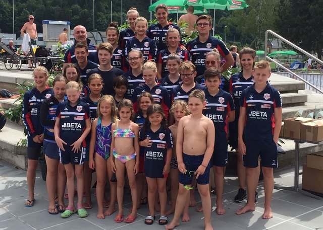 Die Sportler der Kapfenberger Schwimmvereinigung.