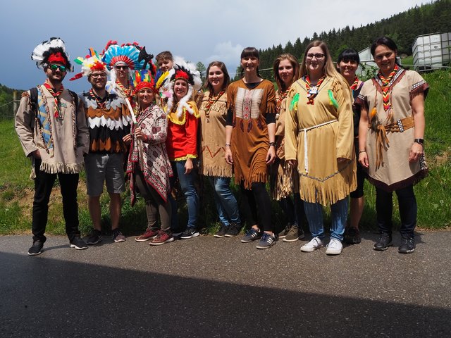 "Indianer" aus Hörsching: Beim WiWö-Wochenende zeigten die Hörschinger Pfadis sinn für Kreativität.