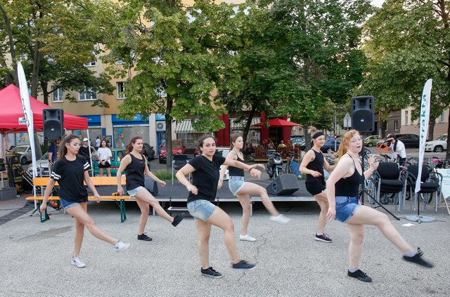Die Jugendlichen des Leopoldstädter Studios "Tanzstelle" in der Vorgartenstraße zeigten ihr Können. | Foto: Foto Fally