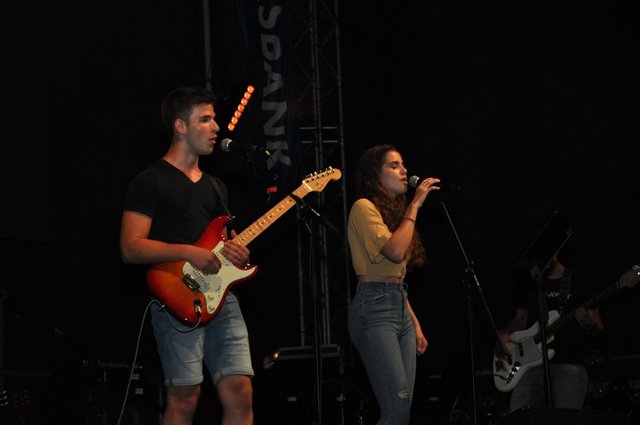 Tobias Gärtner und Johanna Holzheu von der Band „Anzige Ansa“.