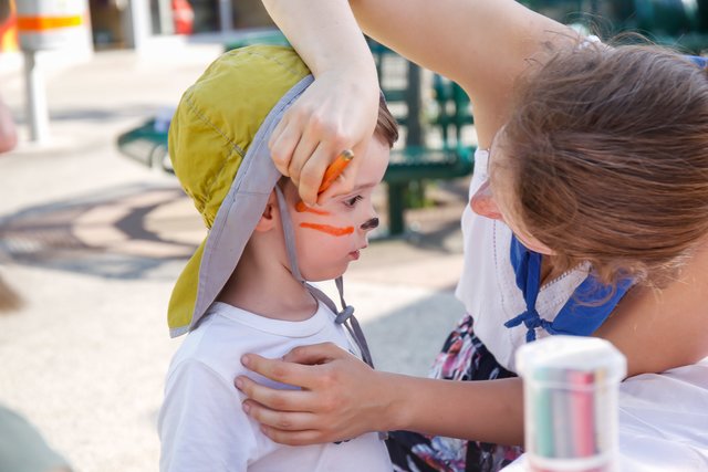 Natürlich nicht fehlen beim Stuwertrubel durfte Kinderschminken. | Foto: Foto Fally
