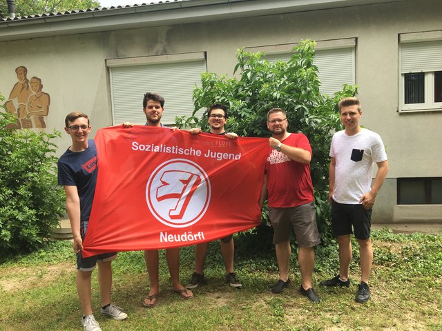 v.l.n.r.: Lukas Feßl, Dino Trozic (Stv. Vorsitzender) Amar Hodzic (Neo-SJ Vorsitzender),Vbgm. Michael Sgarz ( SPÖ Ortsparteivorsitzender), Simon Luckinger ( SJ Landessekretär)