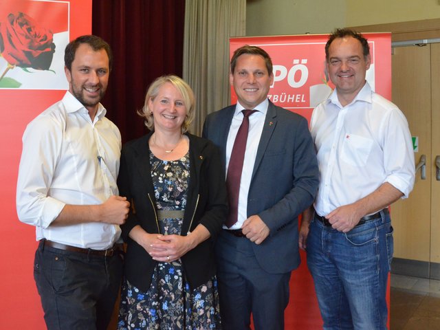 LPV Georg Dornauer, LA Claudia Hagsteiner, NR Christian Kovacevic und FSG-Vorsitzender Stephan Bertel (v. li.).