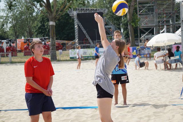 Wiens BeachVolleyballNachwuchs Ein Schritt bis zum Center Court Wien