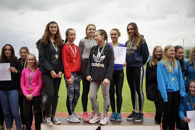 Die stolzen Sportlerinen des Konrad Lorenz Gymnasiums