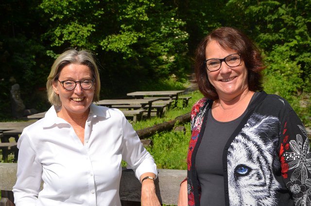 Andrea Malle übergibt nach zehn Jahren das Ruder Bettina Golob