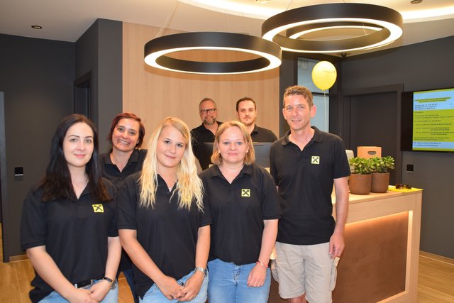 Motiviertes Team in Prutz: Martina Siegele, Angelika Bernhart-Gitterle, Marissa Gruber, Roger Klimek, Barbara Lenz, Marcel Köhle und Mathias Haselwanter (v.l.). | Foto: Schwarz