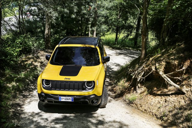 Der Jeep Renegade zählt zu den markantesten Kompakt-SUV in seinem Segment. Als Trailhawk im Extra-Abenteuer-Look.