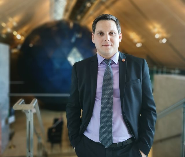 Christian Kovacevic aus Wörgl ist als Gemeinderat auch Referent für die Wohnungsangelegenheiten der Stadt und Nationalratsabgeordneter für die SPÖ. | Foto: Celik