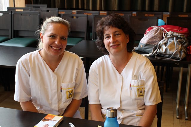 v.li.: Das Team vom Hilfswerk Steiermark Romana Schlacher und Helga Stachel. 