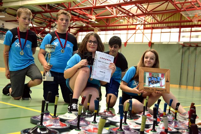 NMS 1 St. Johann/T -  Tiroler Schullandesmeister 2019 Indoorstocksport. | Foto: Friedl Schwaighofer