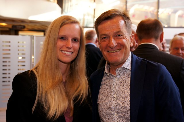 LT-Vizepräs. Stephanie Jicha gratulierte dem Präsidenten zur Wiederwahl. | Foto: TFV