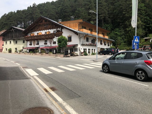 Die beiden Schutzwege in Leithen sollen noch sicherer gestaltet werden.
