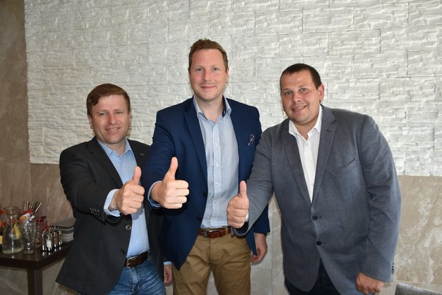 V.l.: Jürgen Handler, Michael Schnedlitz und Peter Schmiedlechner. Dieses Trio steht für Niederösterreich Süd im Nationalratswahlkampf.