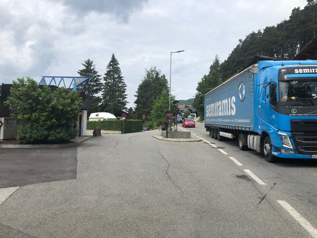 Viel Schwerverkehr rollt auch mitten durch den Reither Ortsteil Leithen.