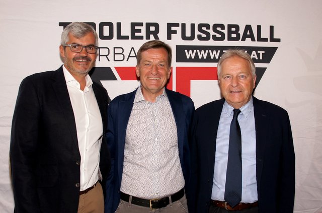 Ehrengäste: Seefelds Bürgermeister Werner Frießer und ÖFB-Präsident Leo Windtner | Foto: TFV