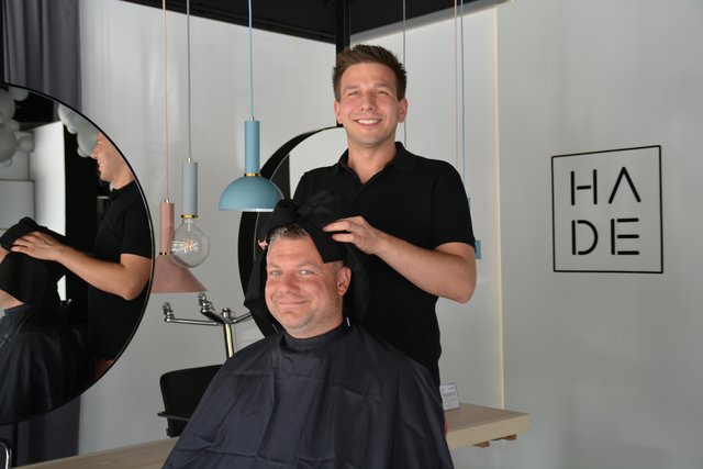 D. Hörlezeder und D. Haubenberger mit Zellulose-Handtuch.