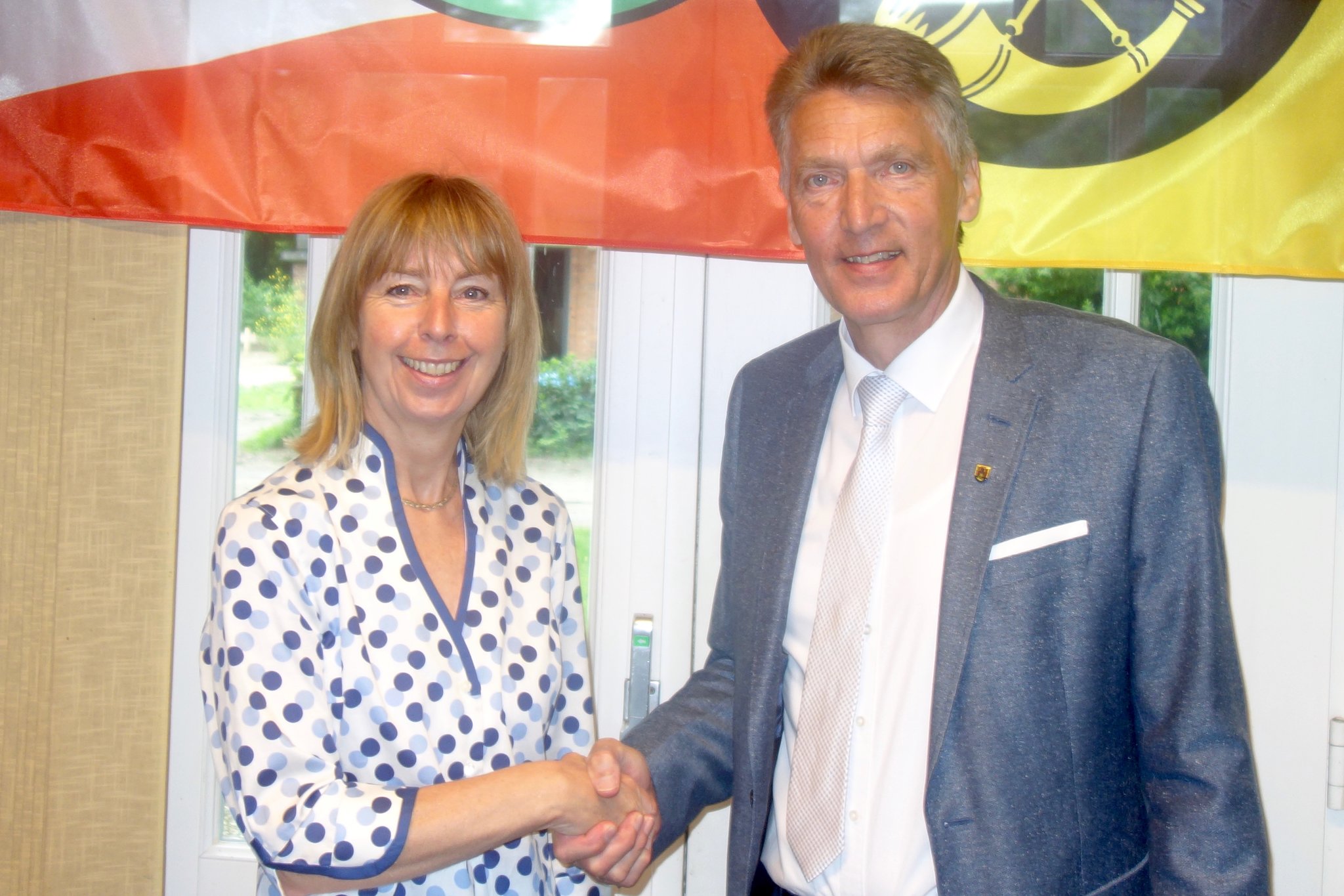 Direktorin Neue Mittelschule Neumarkt: HOL Claudia Jachs Ort: Schulstrae 7 4212 Neumarkt im Mhlkreis Telefon: +43 (7941) 6910 - 0. Faxnummer: +43 Neue Mittelschule - Neumarkt im Mhlkreis