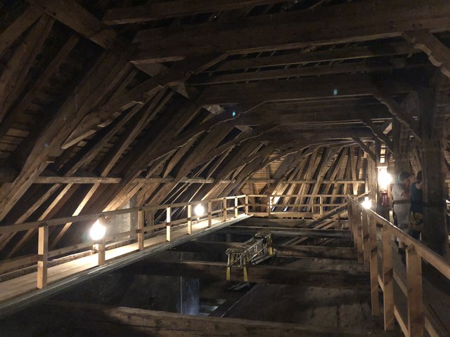 Der Dachstuhl der Kollegienkirche steht unter Denkmalschutz.