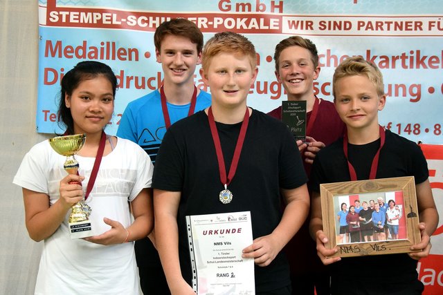 NMS VILS - Rang zwei bei der Indoor Schul-Stocksportmeisterschaft. | Foto: Friedl Schwaighofer