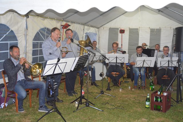 Die Bauernmusi Mischendorf spielte zünftig auf.