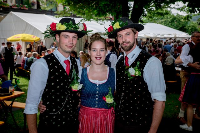 Die Kirchtagslader: Zechmeister Florian Mehr, Zechkellnerin Lara Hohenberger und ZM-Stv. Yannick Zwolenski