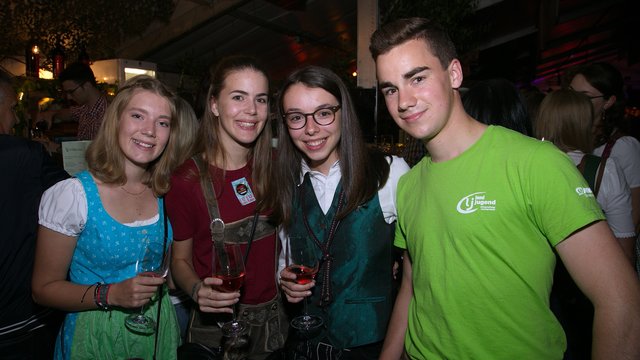 Viktoria,Julia,Lisa,Johannes aus Vöcklabruck