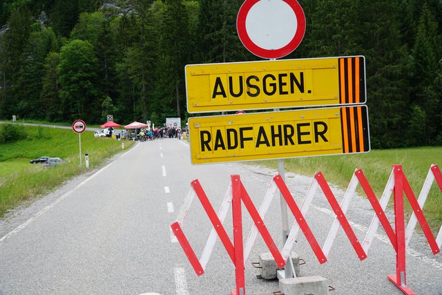 Der motorisierte Verkehr blieb auf der Strecke von Elmen nach Imst ausgesperrt.