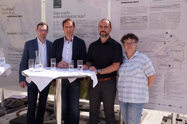 Stolz auf die Ausstellung: Bernhard Reiter, Bernd Pitner, Vizebürgermeister Erik Lasaridis und Sabine Christian.