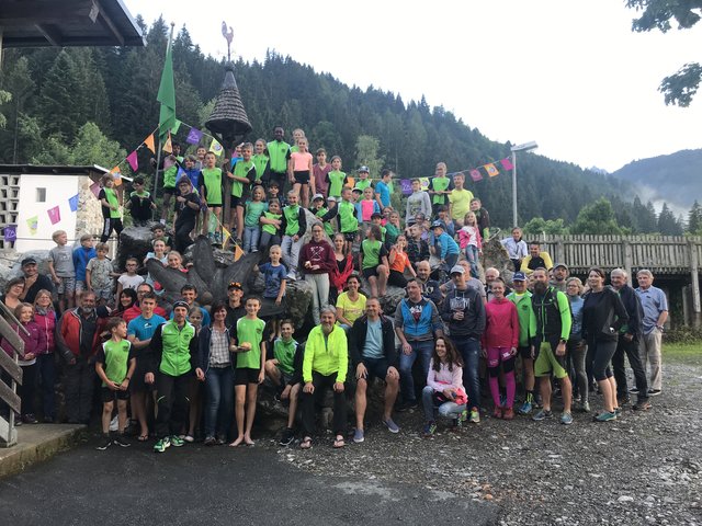 Auf die Plätze, fertig – und los ging es auf die Sonnwend-Crosslaufstrecke in Mauthen! | Foto: KK