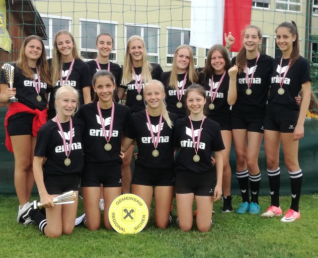 Die Faustballerinnen aus St. Veit zeigten wieder starke Teamleistungen und belohnten sich mit zwei Bronzemedaillen. | Foto: Union Raiffeisen St. Veit