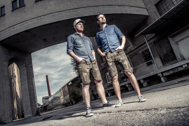 Ludwig Brunnbauer (links im Bild) und Reinhard Frauscher machen seit 2009 gemeinsam Musik.  | Foto: Reini und Luky