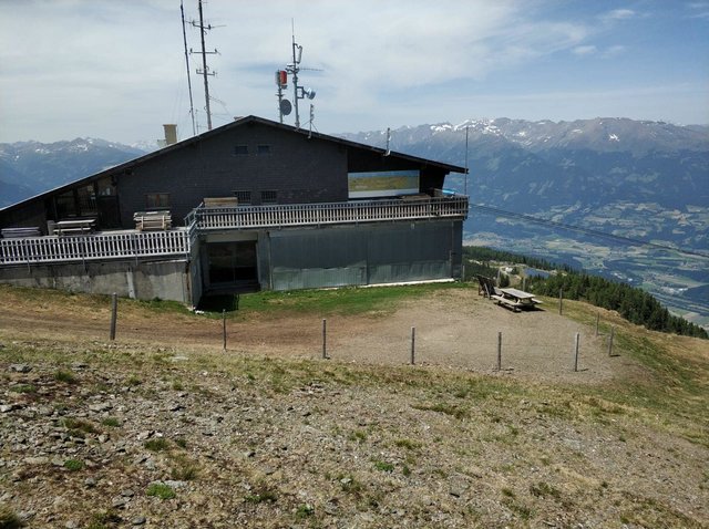 Ein Paragleiter-Pilot musste feststellen, dass der Startplatz am Goldeck - nach einer Stunde Fußmarsch von der Bergstation der Talbahn - abgesperrt war | Foto: KK