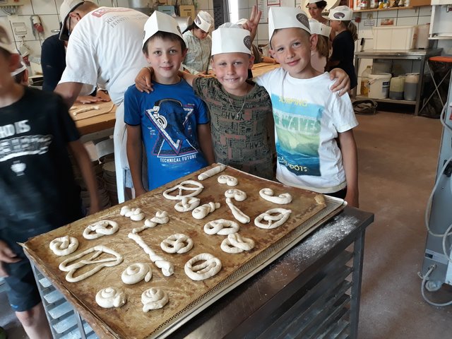 Bäckerei Bindl: Schüler zu Gast in der Backstube - Rohrbach