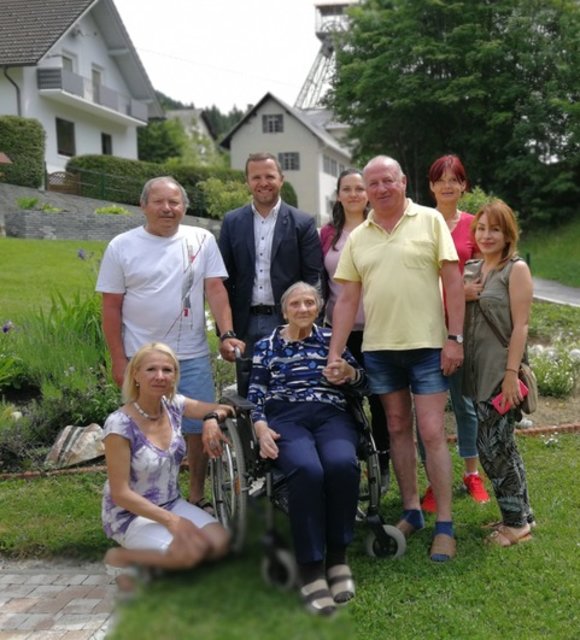 Frida Wallnöfer bei ihrem Besuch in Bad Bleiberg