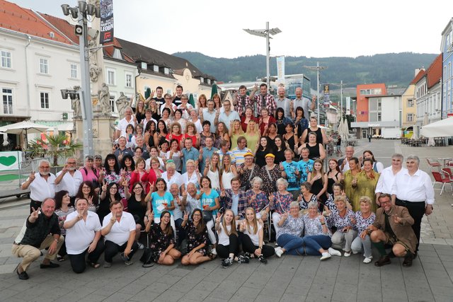 Insgesamt 64 Zwillingspaare aus der Schweiz, Deutschland, Frankreich und Österreich nahmen innerhalb der Veranstaltungswoche am internationalen Zwillingstreffen in Leoben teil.