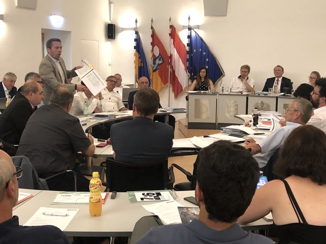 Klaus Otzelberger übt Kritik am Rechnungsabschluss.