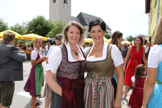 Patricia Outland mit Karin Pircher.
