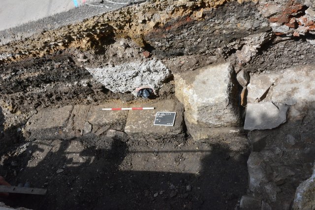 Ein uraltes Stadttor lag wohl im Herzen der Stadt.  | Foto: Koutny