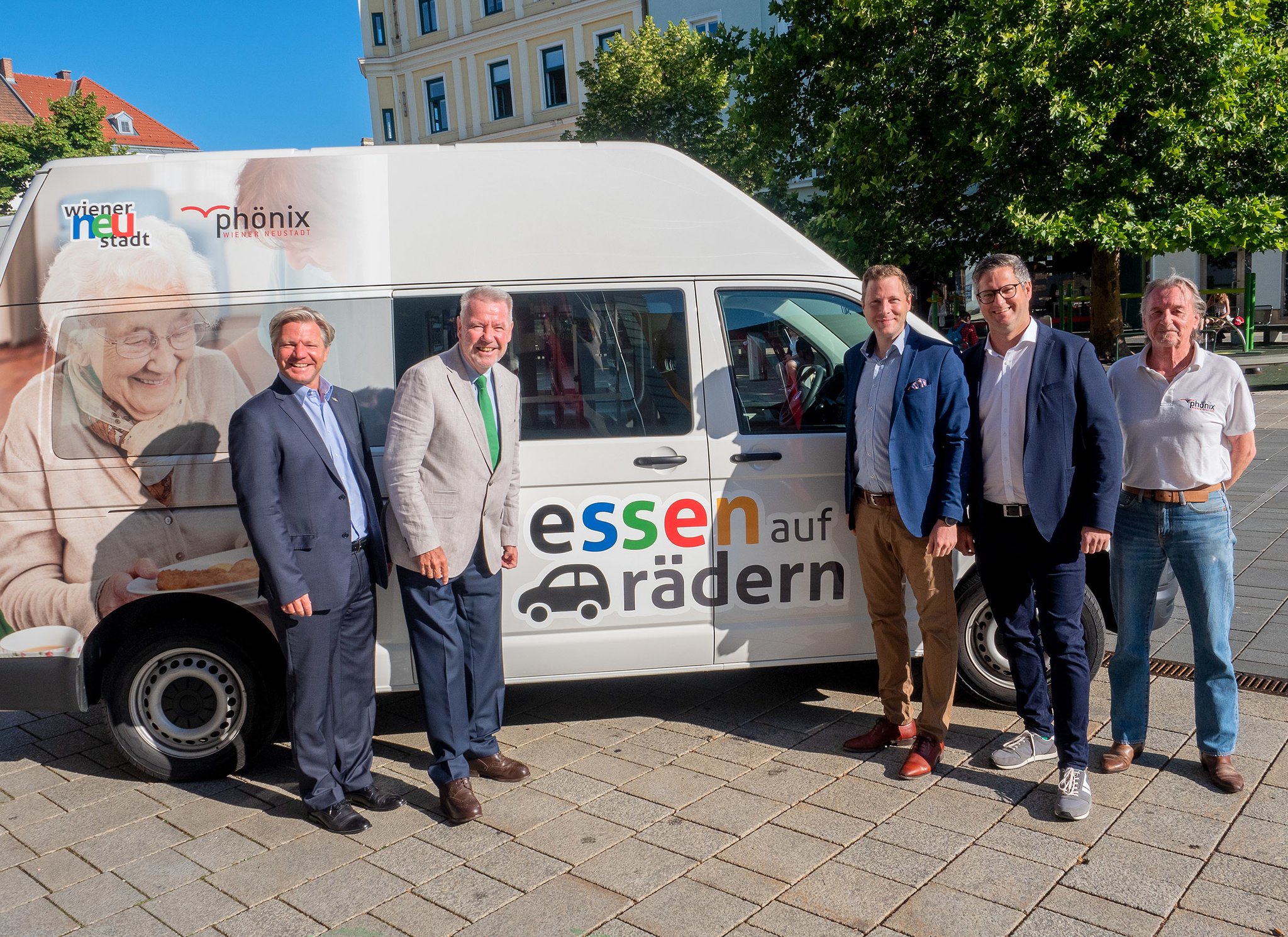 AKTION GIBT ES SEIT 1974: Neuer Bus für "Essen auf Rädern" - Wiener